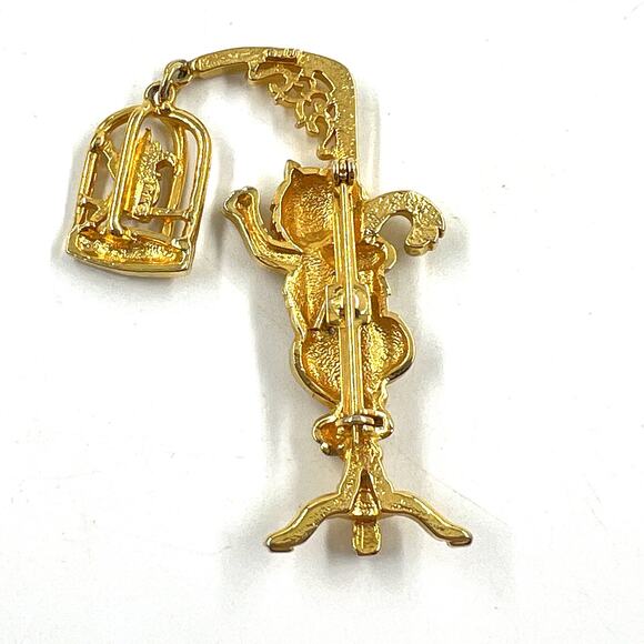 JJ Jonette Cat with Bird Cage Gold Tone Brooch Pin Vintage Jewelry Articulated - Picture 2 of 5